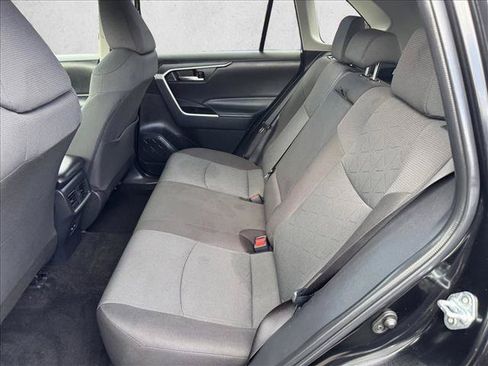 Used 2025 Toyota RAV4 XLE AWD/4WD image 17