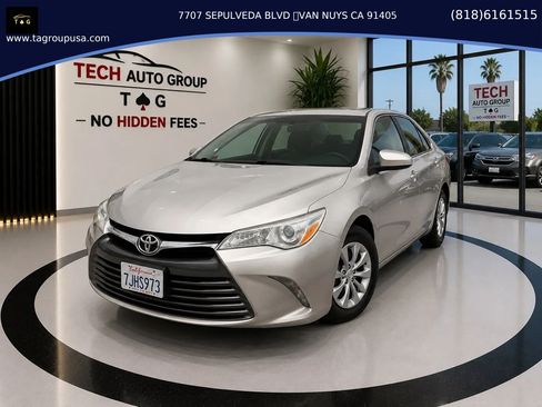 Used 2015 Toyota Camry LE FWD image 1