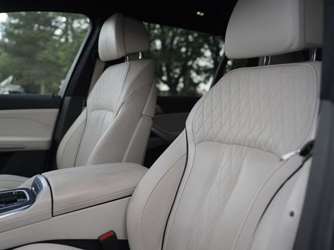 Used 2024 BMW X7 xDrive40i w/ Executive Package AWD/4WD image 10