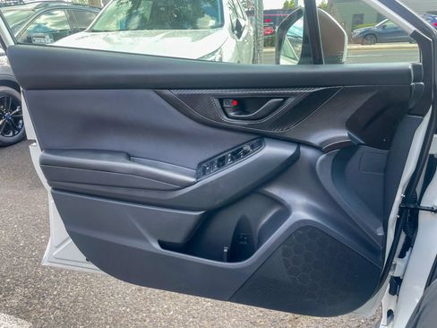 Used 2019 Subaru Crosstrek 2.0i Premium AWD/4WD image 16