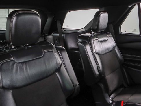 Used 2022 Ford Explorer ST w/ ST Street Pack image 28