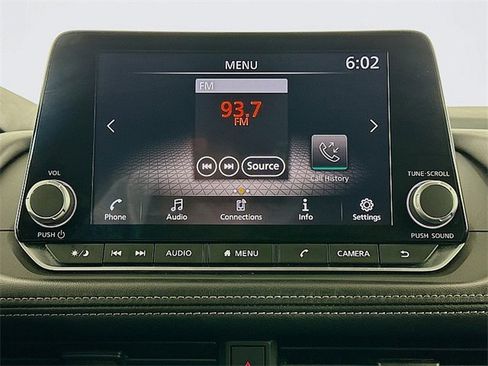 Used 2024 Nissan Rogue S image 14