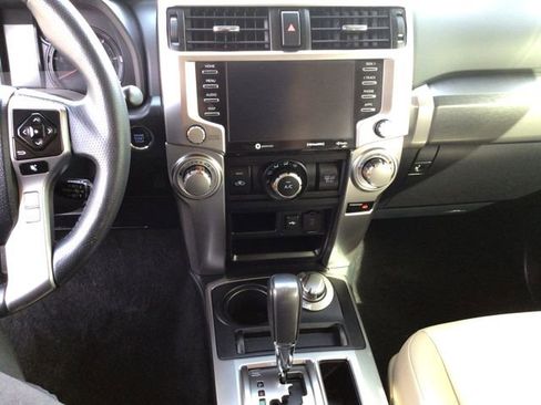 Used 2022 Toyota 4Runner SR5 Premium image 15