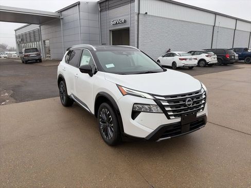 New 2026 Nissan Rogue Platinum image 8