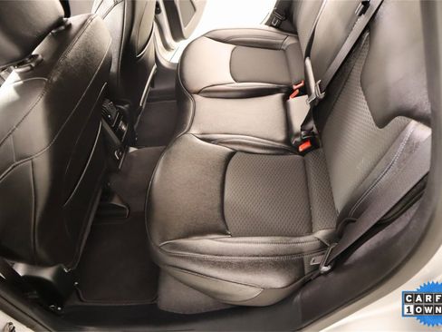 Used 2025 Jeep Compass Latitude image 11