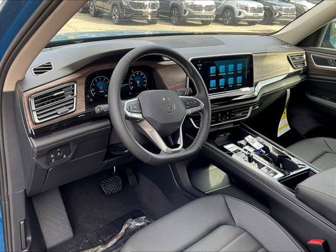 New 2026 Volkswagen Atlas SEL image 9