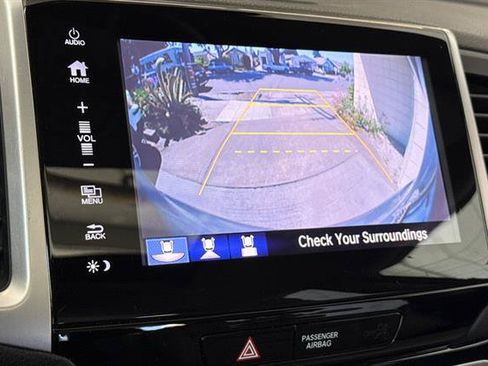 Used 2017 Honda Pilot Touring image 22