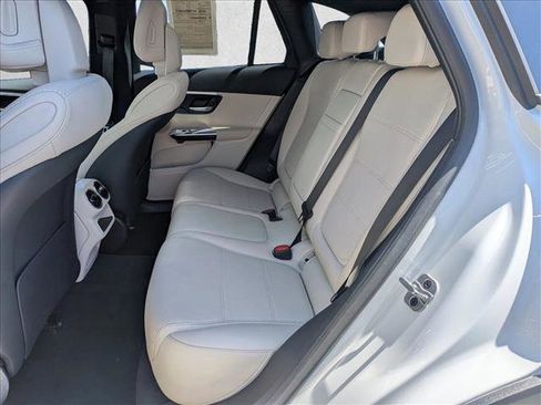 Used 2026 Mercedes-Benz GLC 300 4MATIC image 19
