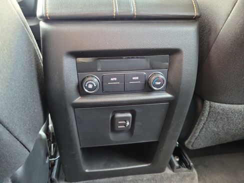 Used 2020 Chevrolet Traverse LS FWD image 10