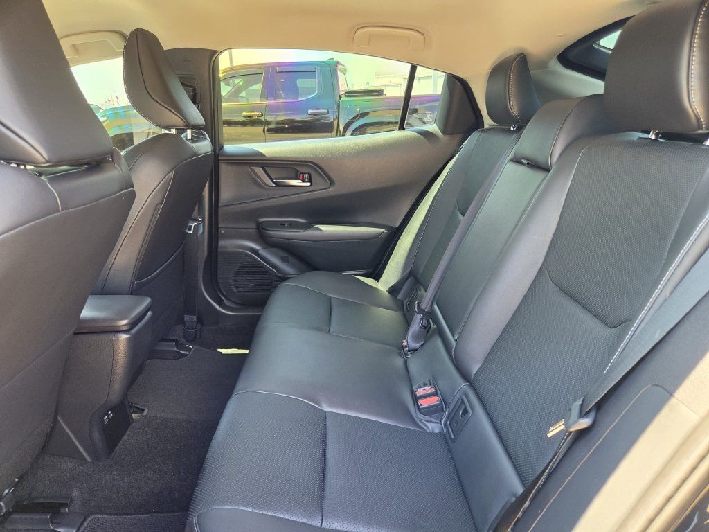 Used 2026 Toyota Prius Plug-In Hybrid FWD image 28