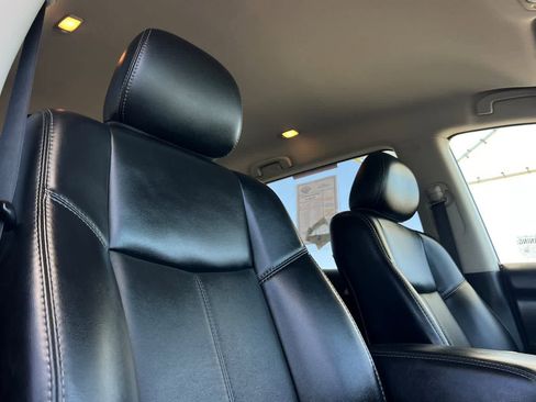 Used 2020 Nissan Pathfinder SL FWD image 21