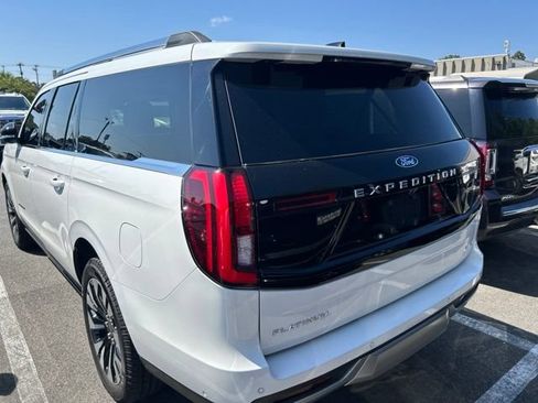Used 2025 Ford Expedition Max Platinum w/ Driver's Package AWD/4WD image 7