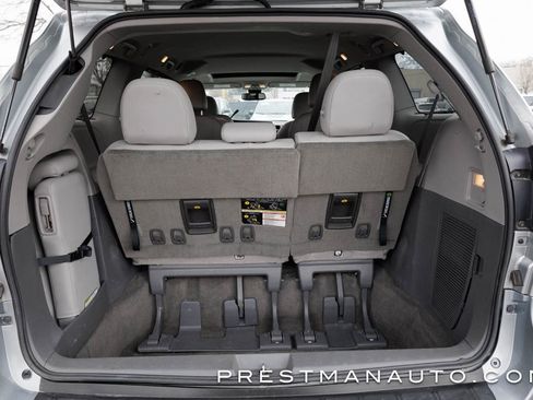 Used 2019 Toyota Sienna XLE w/ XLE Navigation Package image 42