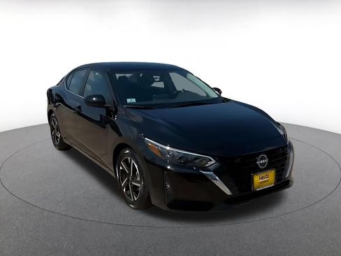 Used 2025 Nissan Sentra SV FWD image 3