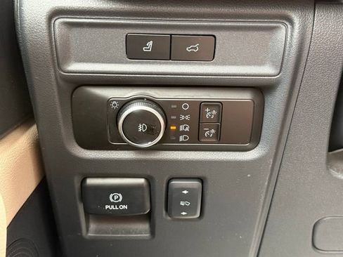 Used 2024 Ford Expedition Limited image 24