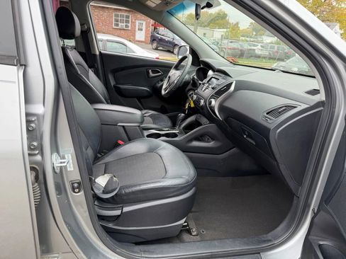 Used 2012 Hyundai Tucson GLS image 11