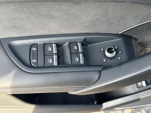 Used 2021 Audi Q5 e Premium Plus w/ Premium Plus Package image 17