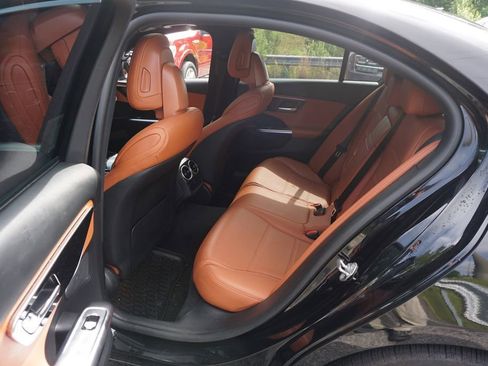 Used 2022 Mercedes-Benz C 300 Sedan w/ Exclusive Trim Package image 14