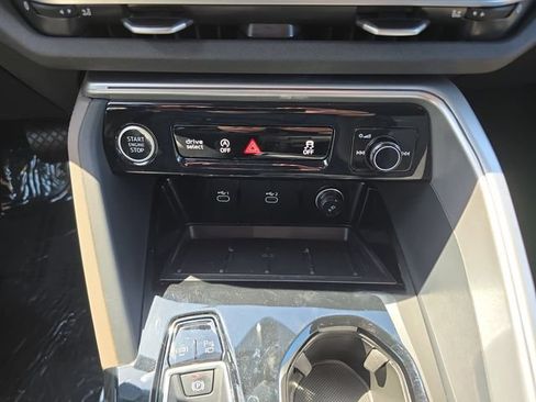 Used 2025 Audi Q5 Premium w/ Convenience Package AWD/4WD image 27