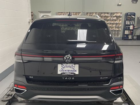 New 2025 Volkswagen Taos SE image 3