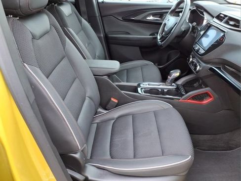 Used 2023 Chevrolet TrailBlazer RS w/ Convenience Package FWD image 18