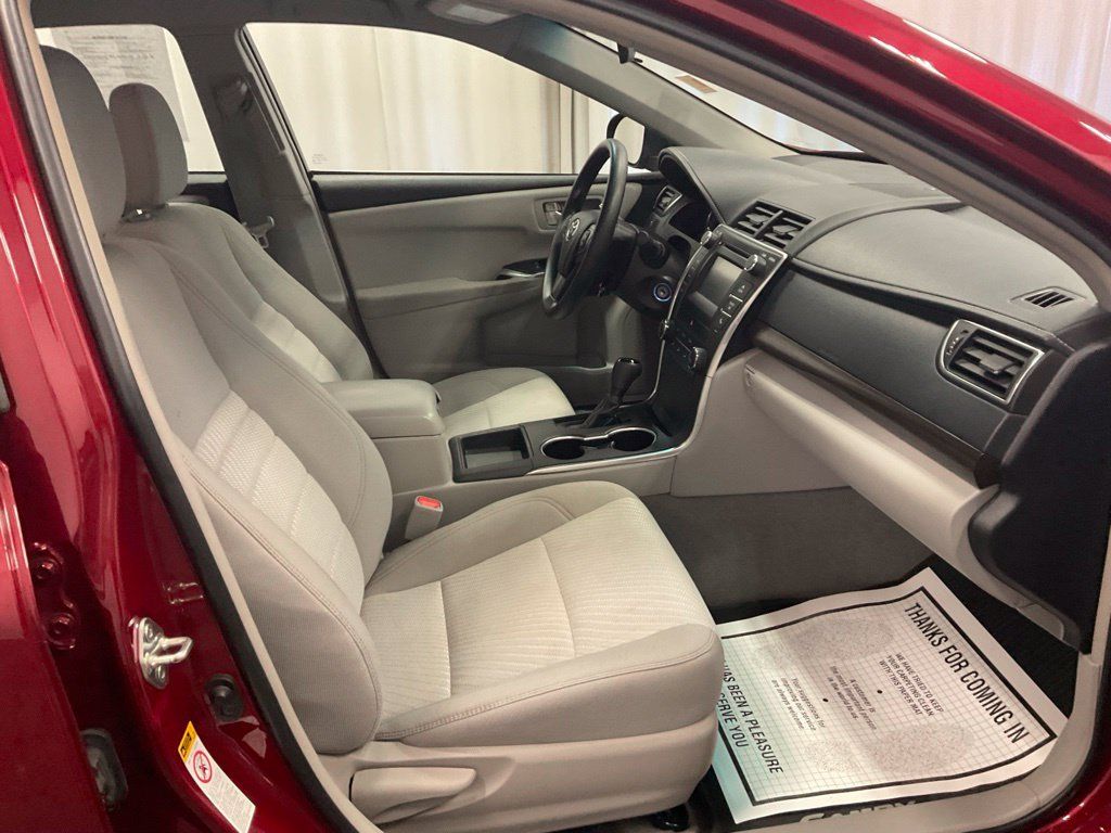 Used 2016 Toyota Camry LE FWD image 27