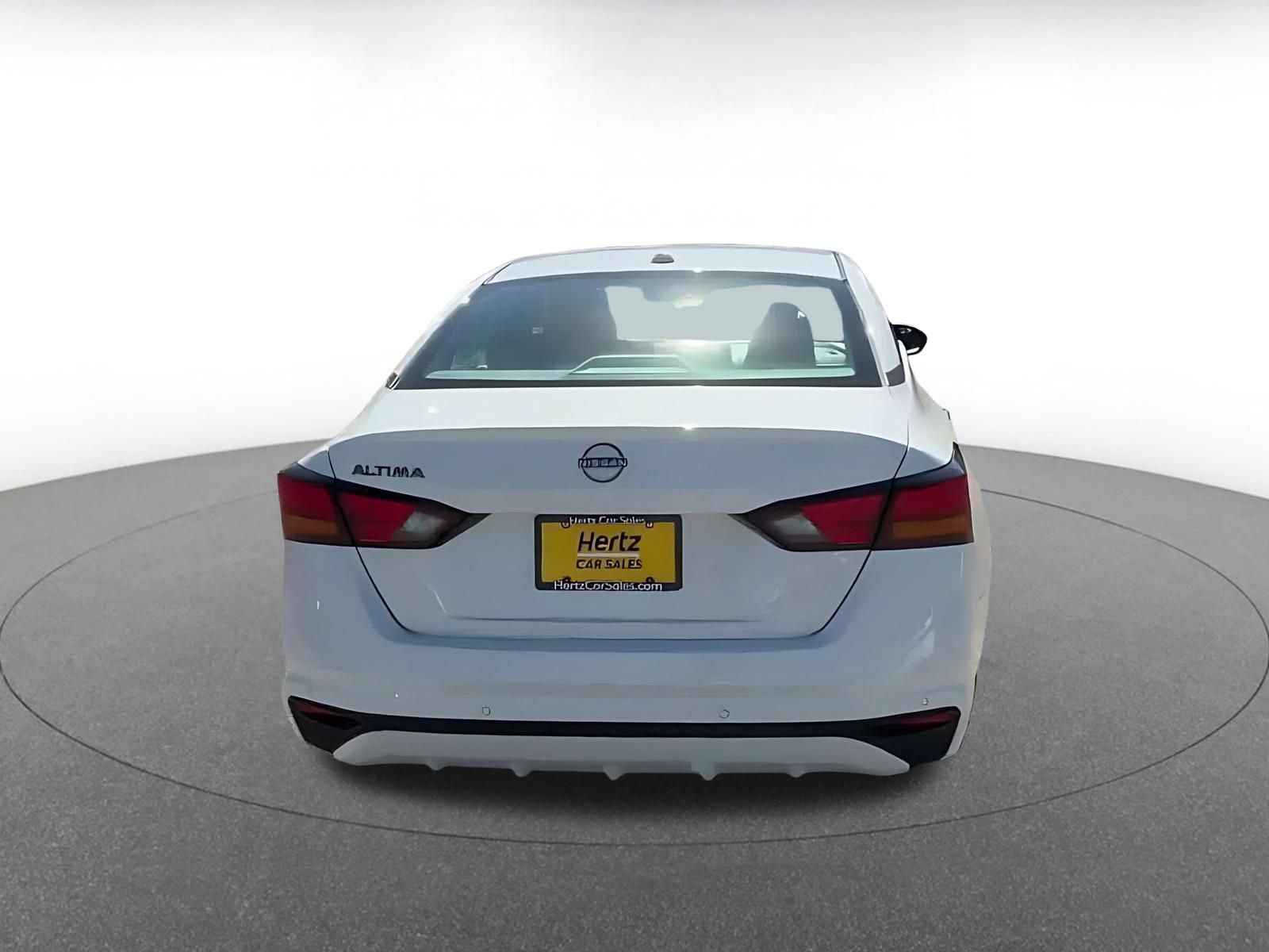 Used 2025 Nissan Altima 2.5 SV FWD image 12