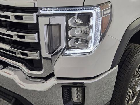 Used 2022 GMC Sierra 2500 SLE w/ SLE Convenience Package image 9