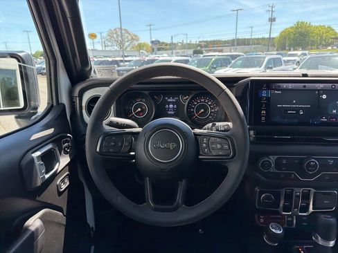 Used 2024 Jeep Wrangler Unlimited Sport AWD/4WD image 25