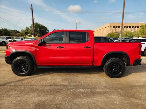 Used 2024 Chevrolet Silverado 1500 ZR2 w/ Technology Package AWD/4WD image 4