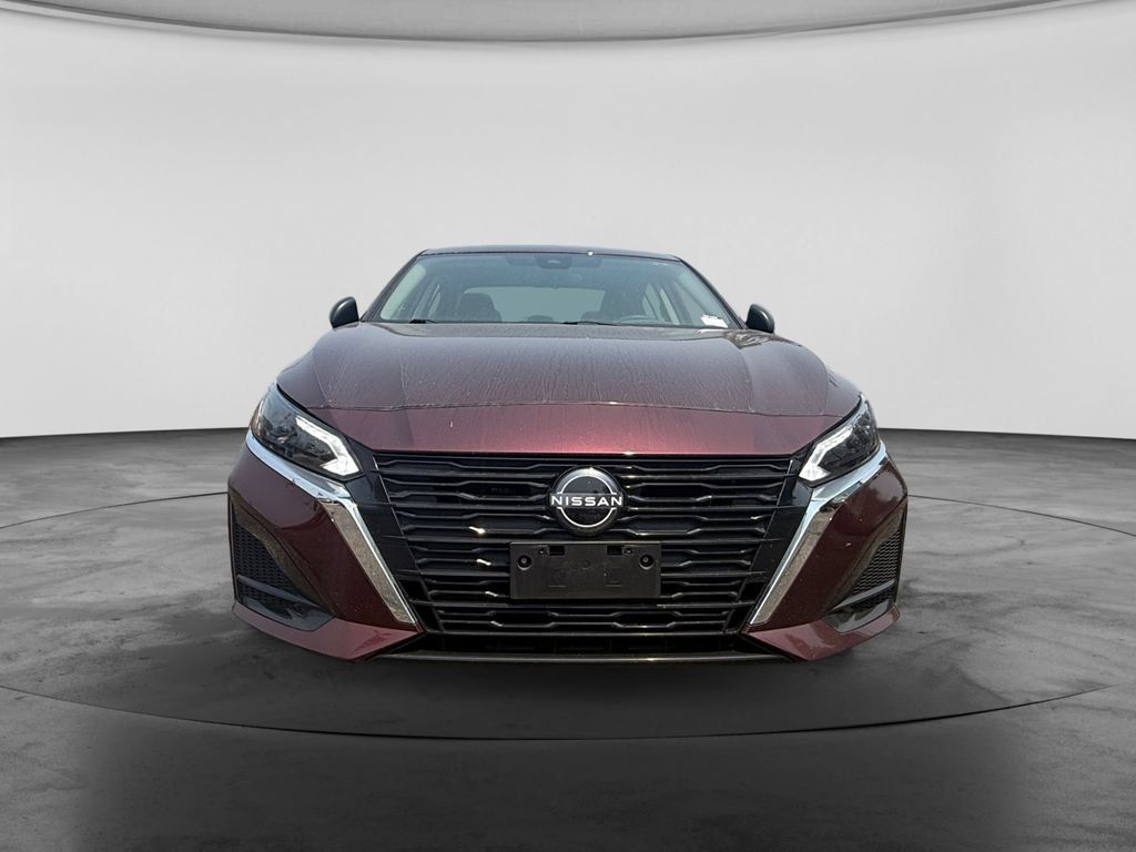 Used 2025 Nissan Altima 2.5 SV FWD image 3