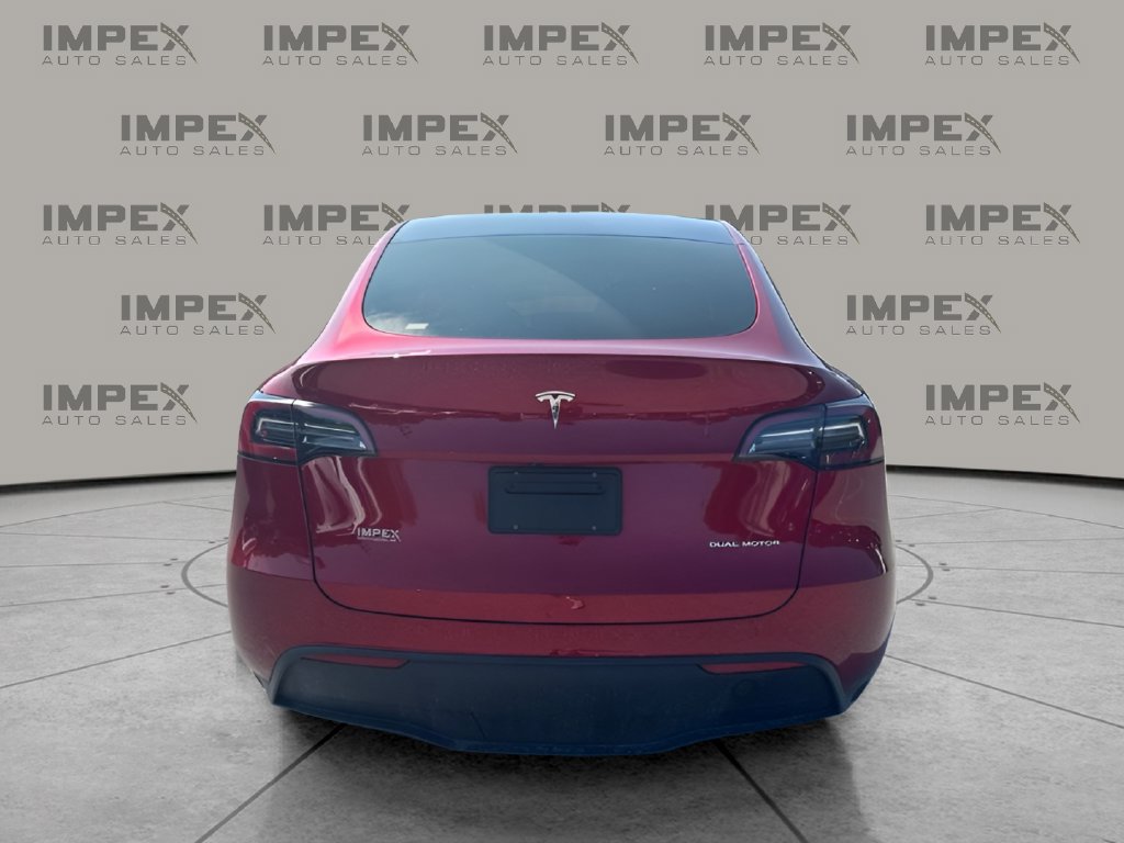 Used 2024 Tesla Model Y Long Range AWD/4WD image 4