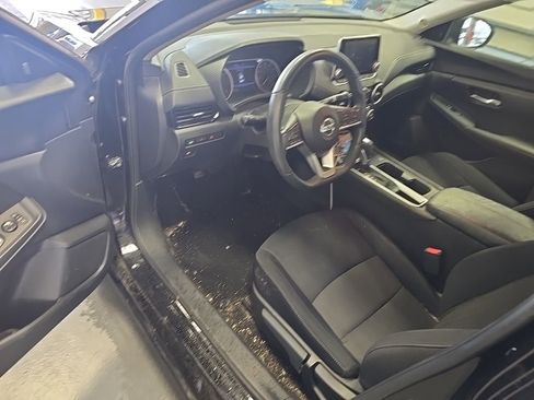 Used 2023 Nissan Sentra SV w/ All-Weather Package FWD image 7
