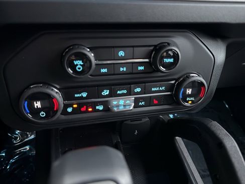 New 2025 Ford Bronco Outer Banks w/ Sasquatch Package image 29