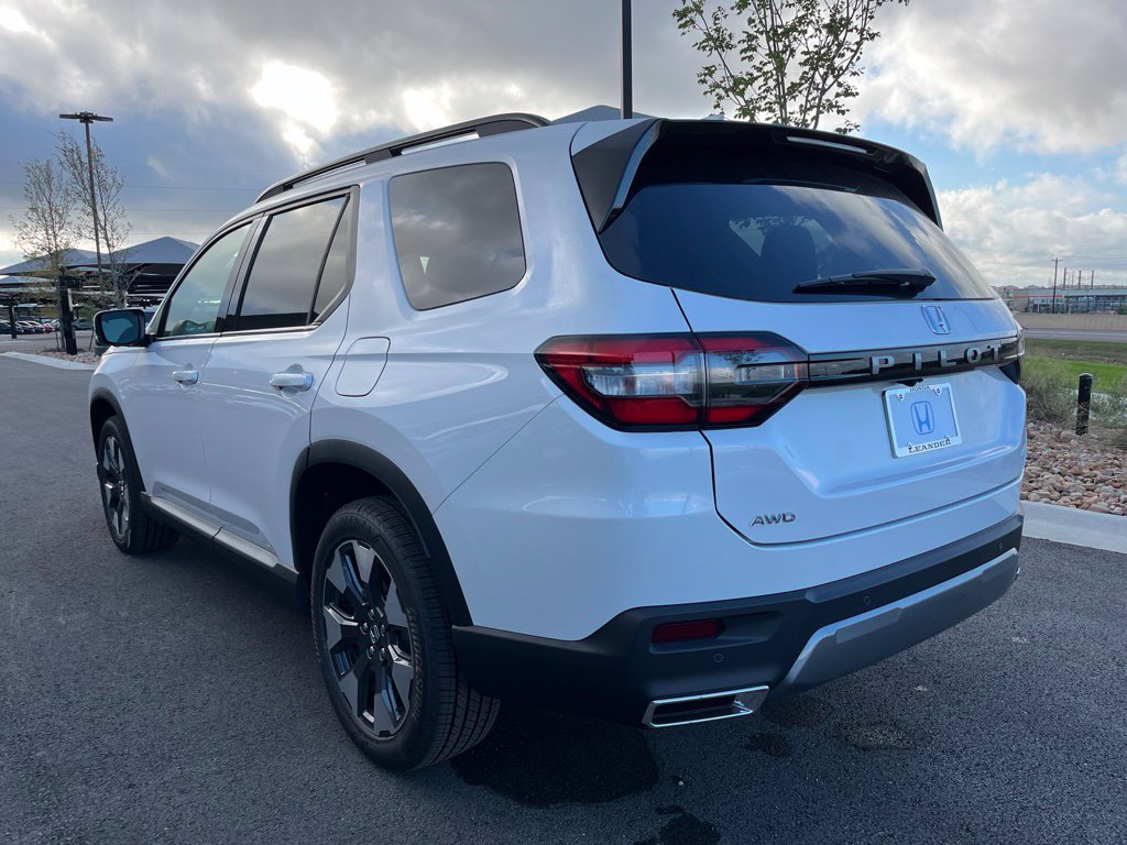 New 2026 Honda Pilot Elite image 4