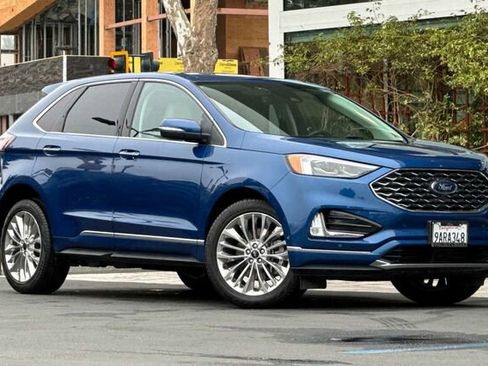 Certified 2022 Ford Edge Titanium w/ Equipment Group 301A image 2