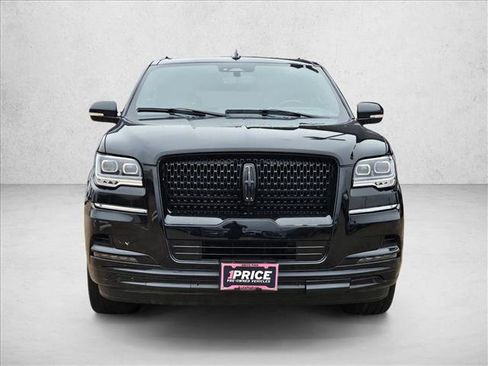 Used 2023 Lincoln Navigator Reserve AWD/4WD image 2