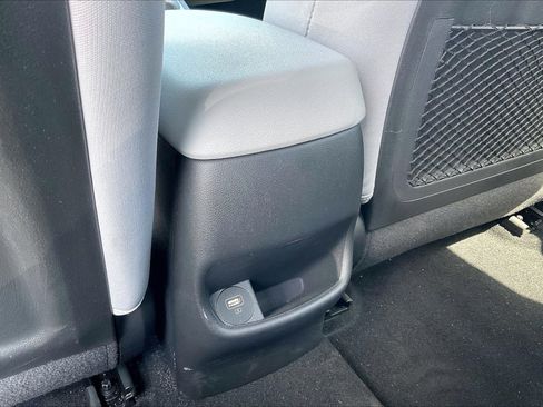 Used 2023 Hyundai Kona SE FWD image 32