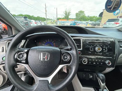 Used 2013 Honda Civic LX image 2