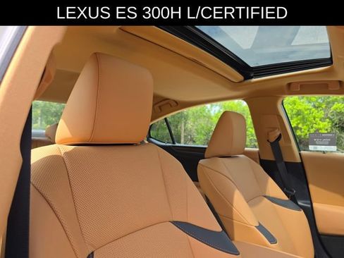 Used 2025 Lexus ES 300h w/ Premium Package FWD image 11