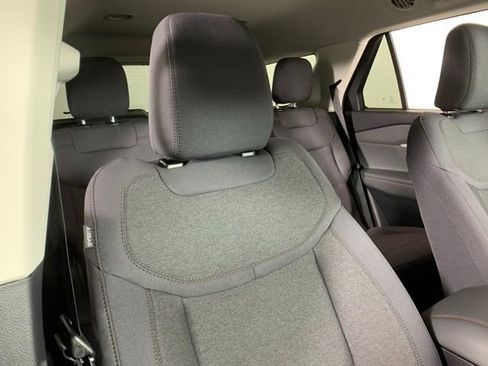 Used 2025 Ford Explorer Active image 32