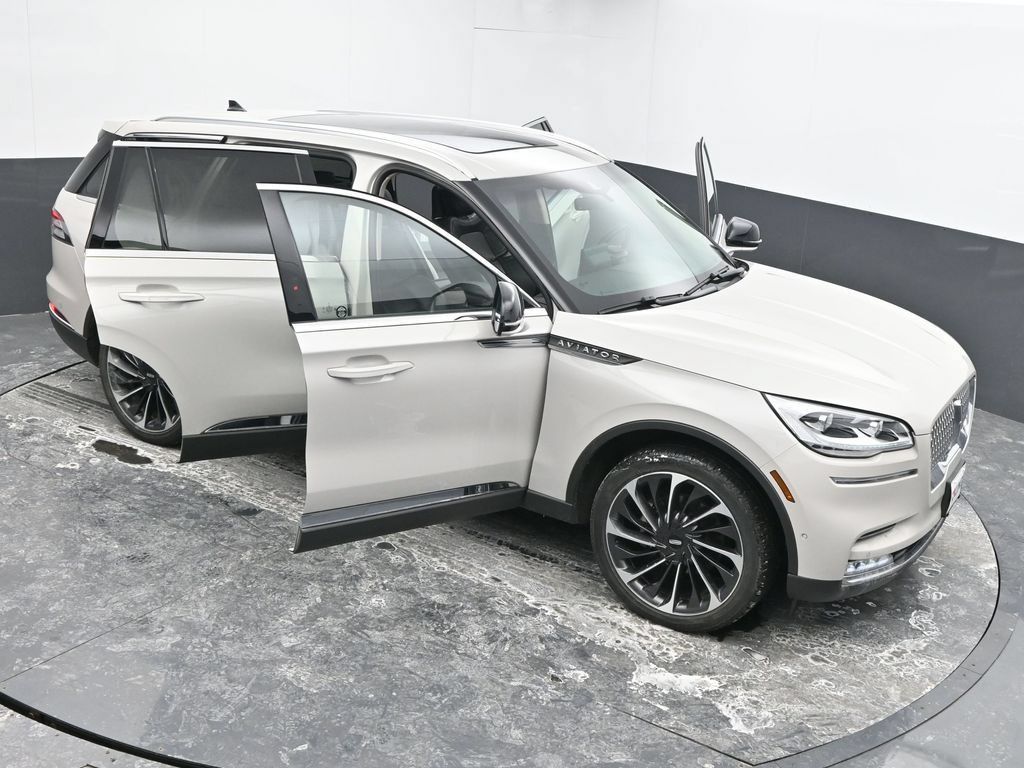 Used 2024 Lincoln Aviator Reserve w/ Equipment Group 201A AWD/4WD image 61
