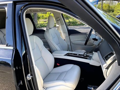 Used 2025 Volvo XC90 T8 Core w/ Climate Package image 8