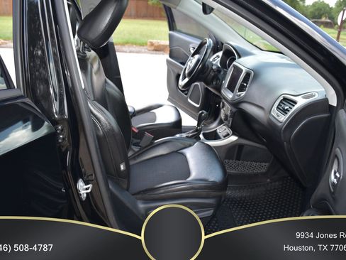 Used 2018 Jeep Compass Latitude w/ Popular Equipment Group FWD image 13
