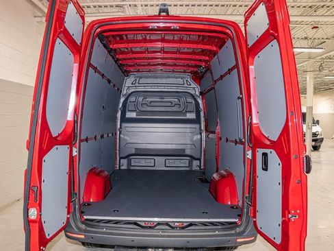 Used 2026 Mercedes-Benz Sprinter 2500 image 4
