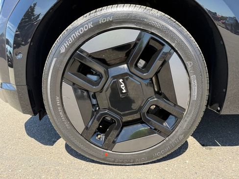 Certified 2024 Kia EV9 GT-Line AWD/4WD image 9