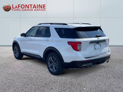 Used 2023 Ford Explorer XLT w/ Equipment Group 202A AWD/4WD image 5