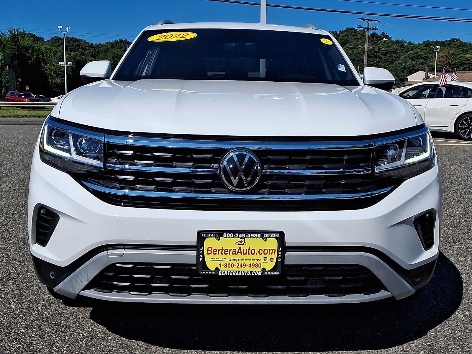 Used 2022 Volkswagen Atlas Cross Sport SE AWD/4WD image 2
