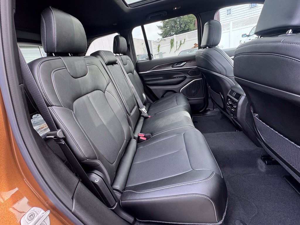 Used 2026 Jeep Grand Cherokee Limited AWD/4WD image 20
