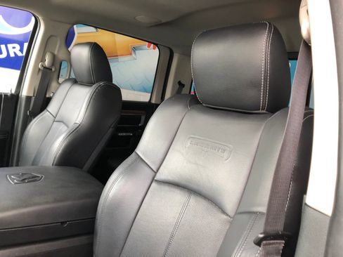 Used 2017 RAM 1500 Laramie w/ Convenience Group AWD/4WD image 19